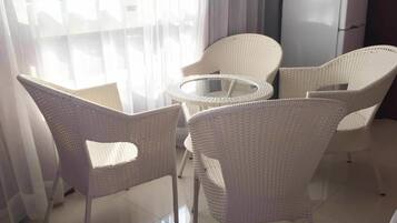 Quadruple Room | In-room dining