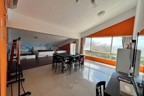 Desk, blackout curtains, free WiFi - Myiz Inn (Hengchun)