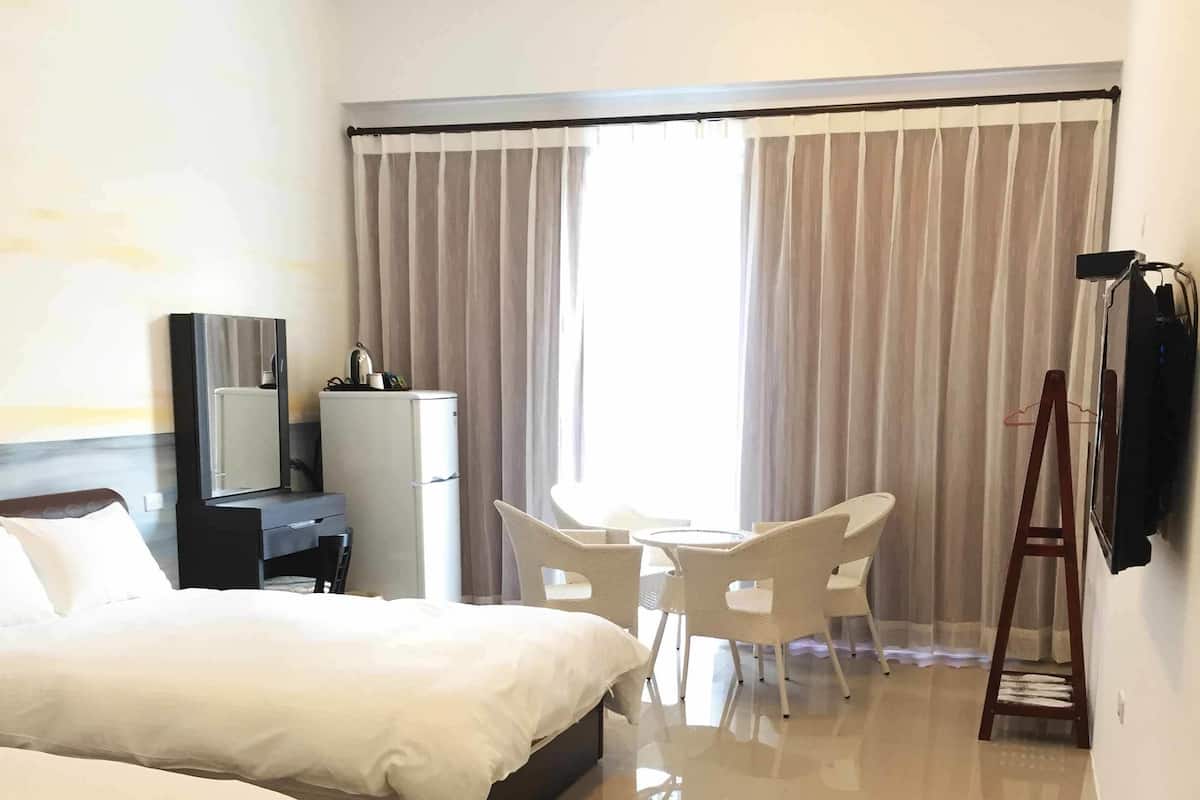 Quadruple Room | Desk, blackout drapes, WiFi (free)