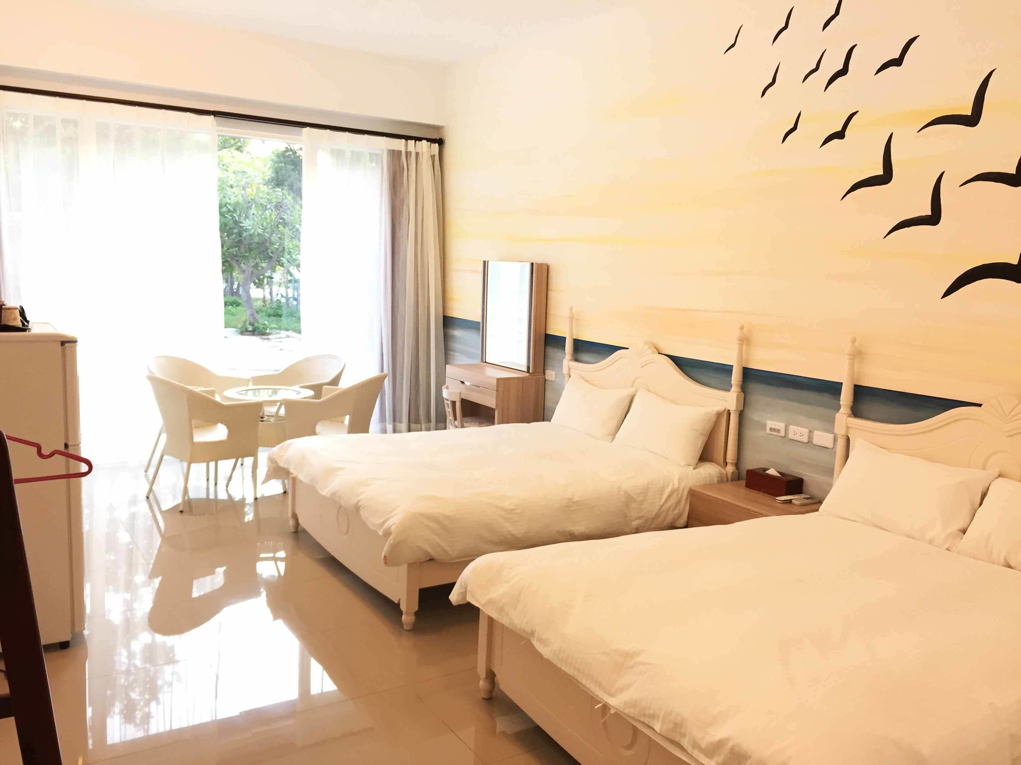 Quadruple Room | Desk, blackout drapes, WiFi (free)