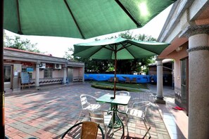 屋外ダイニングエリア