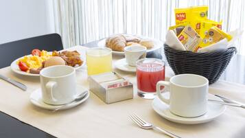 Colazione a buffet inclusa, servita tutte le mattine