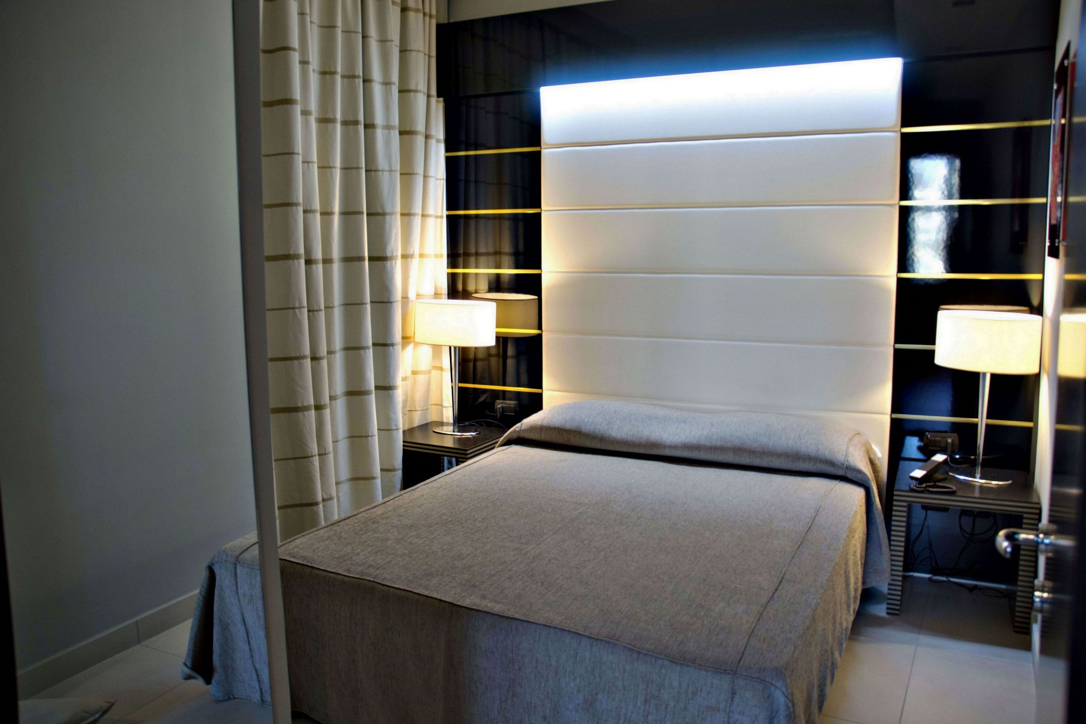 Hochwertige Bettwaren, Daunenbettdecken, Minibar, Zimmersafe