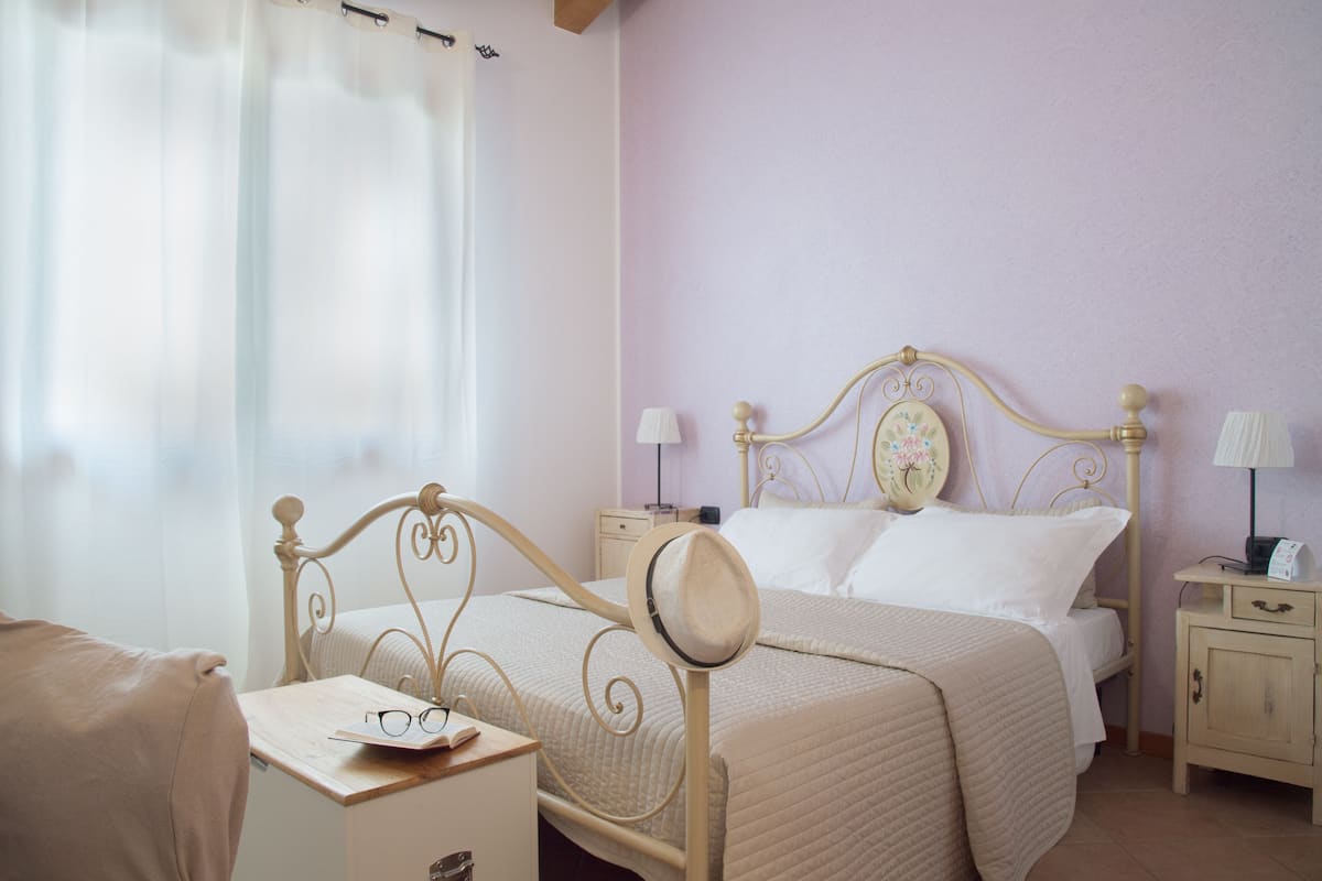 Kamar Double Klasik, 1 Tempat Tidur Double, kamar mandi pribadi, pemandangan taman | Pemandangan dari kamar