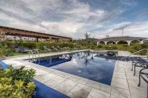 Piscine extérieure