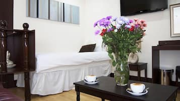 Superior Triple Room | Free cots/infant beds, free WiFi