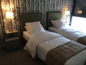Twin Room, 2 Twin Beds, Ensuite (Chambre) - Dans Les Vignes (Chamery)