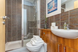 Departamento, baño privado (Two-Bedroom Argyle St 4/3) | Baño