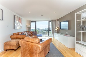 Apartment, Private Bathroom (Two-Bedroom Argyle St 6/5) | Lounge