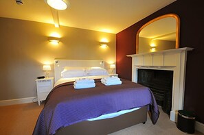 Cots/infant beds, free WiFi