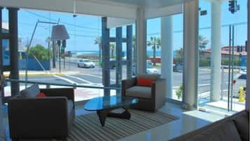 Sala de estar en el lobby