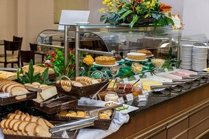 Desayuno buffet incluido todos los días 