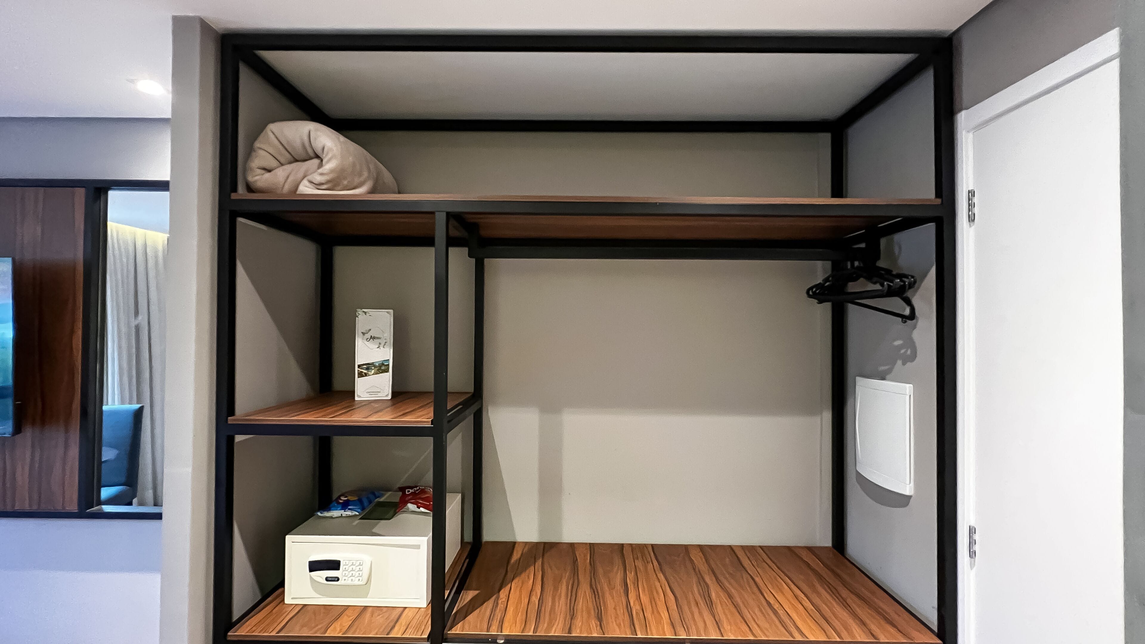 in-room safe, free wifi, bed sheets