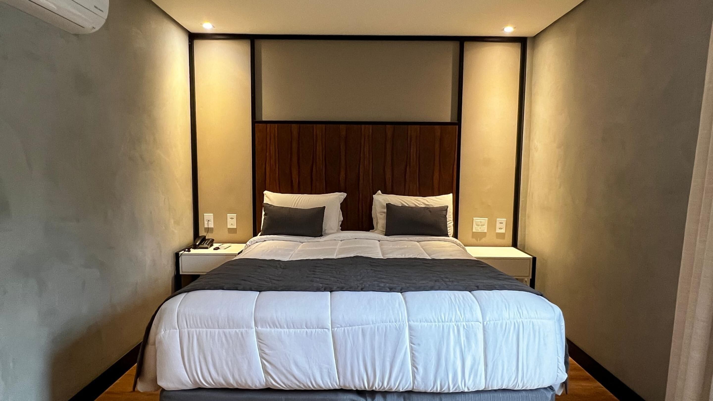 In-room safe, free WiFi, bed sheets