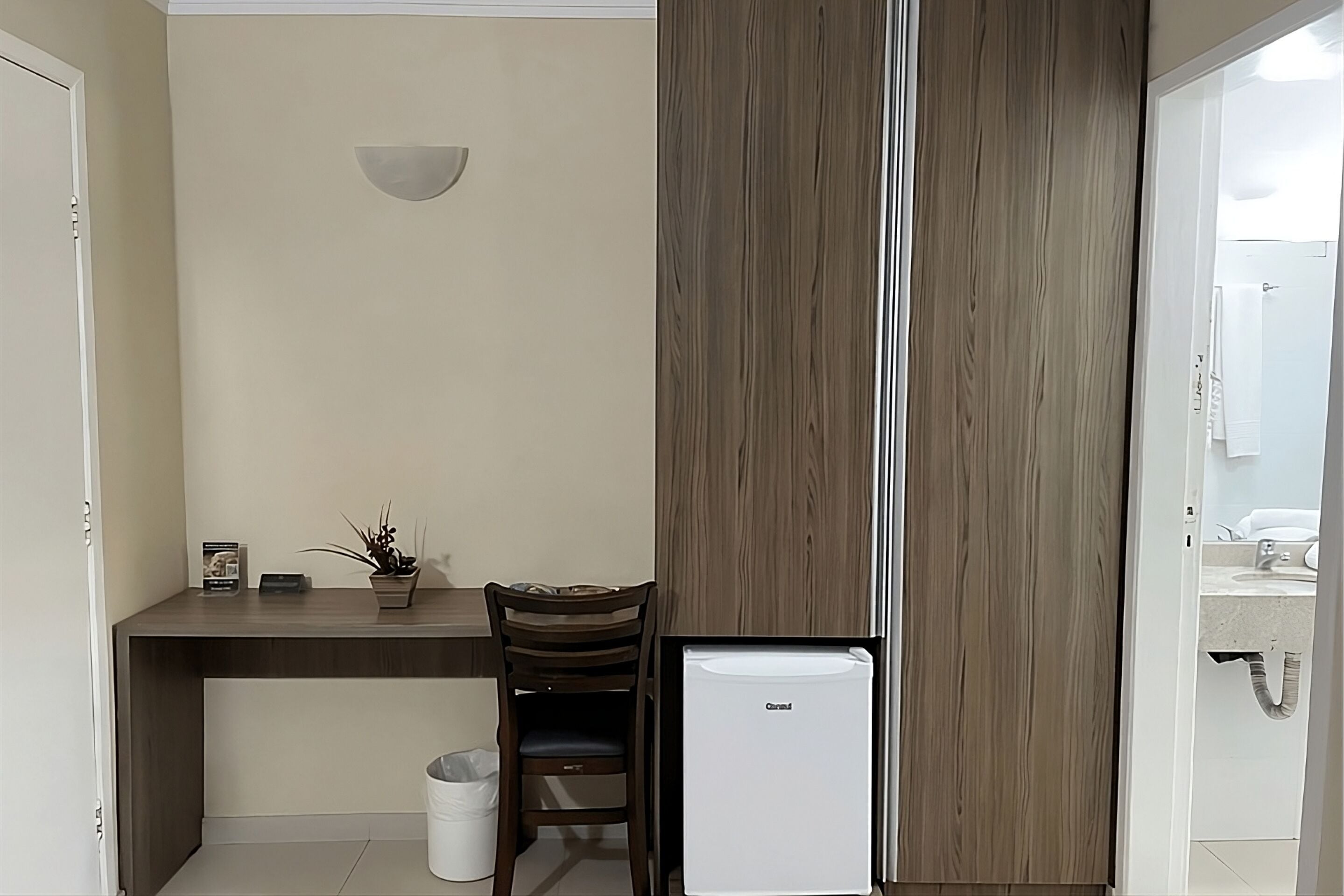 in-room safe, free wifi, bed sheets