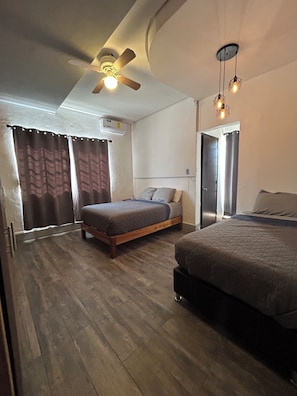 Design Studio Suite | Premium bedding, down comforters, free WiFi, bed sheets - Suites Ripoll Córdoba (Córdoba)