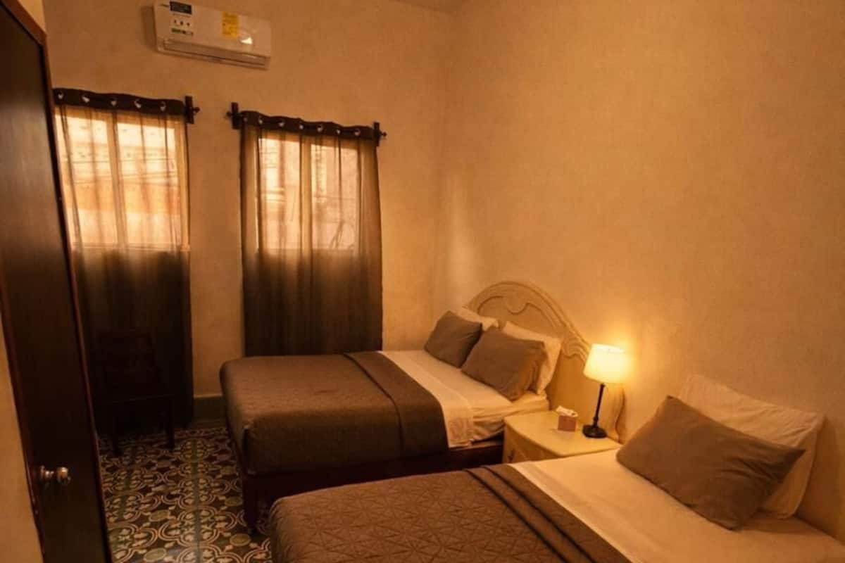 Premium bedding, down comforters, WiFi (free), bed sheets