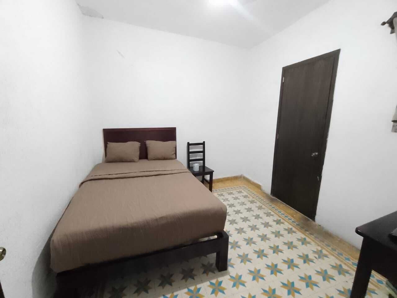 Ropa de cama de alta calidad, cubrecamas, wifi gratis y ropa de cama 