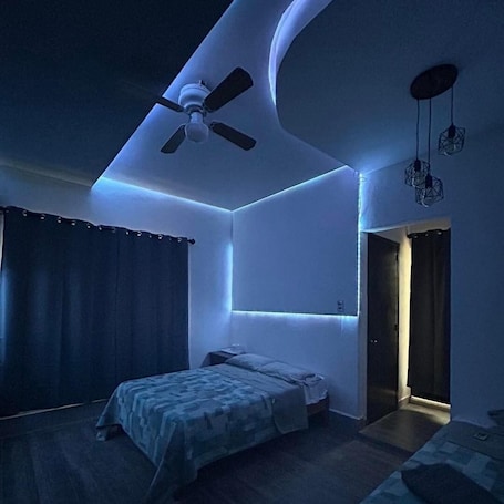 Ropa de cama de alta calidad, cubrecamas, wifi gratis y ropa de cama