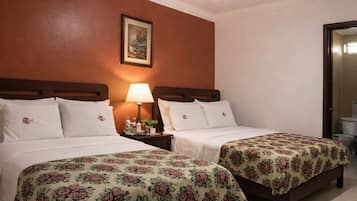 Ropa de cama de alta calidad, escritorio y wifi gratis