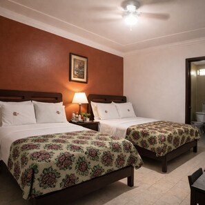 Ropa de cama de alta calidad, escritorio y wifi gratis 