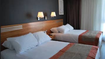 Quarto duplo superior | Roupas de cama premium, frigobar, cofres nos quartos, escrivaninha