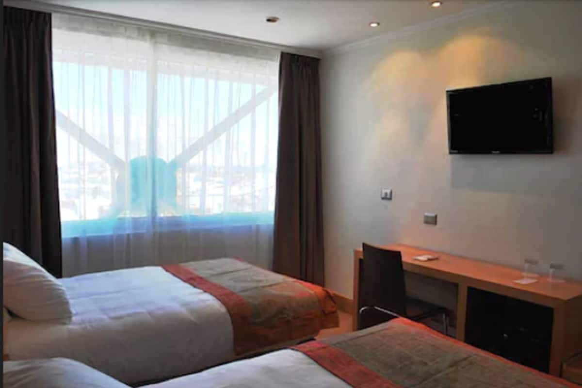 Standard Twin Room | Premium bedding, minibar, in-room safe, desk