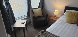 Apartamento superior, 2 habitaciones | Sábanas de algodón egipcio y ropa de cama de alta calidad