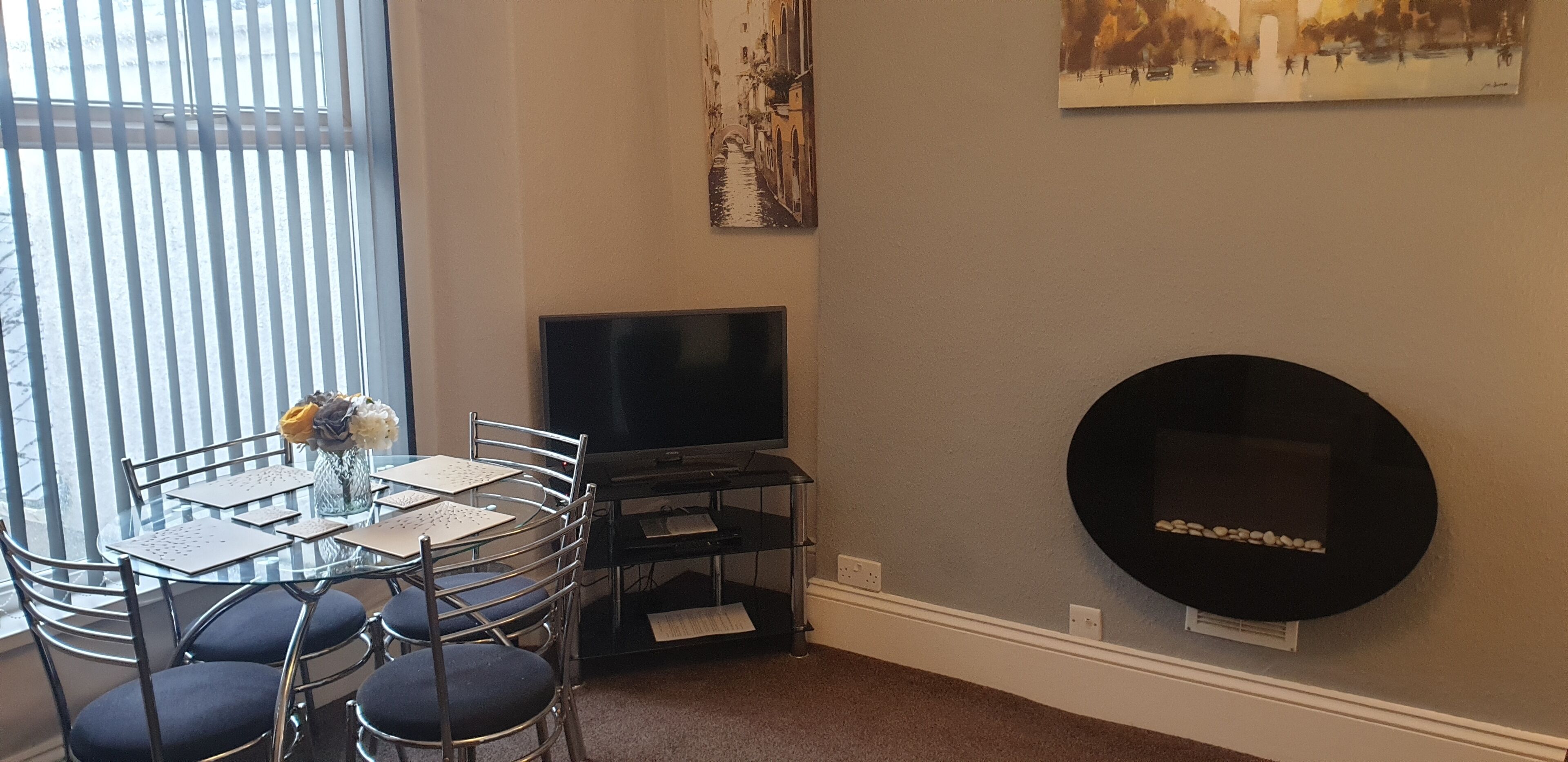 Superior Apartment, 2 Bedrooms | Living area | 32-inch flat-screen TV with digital channels, LCD TV