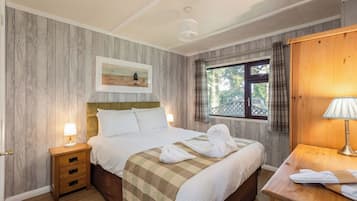 Superior Chalet, 2 Bedrooms, Hot Tub
