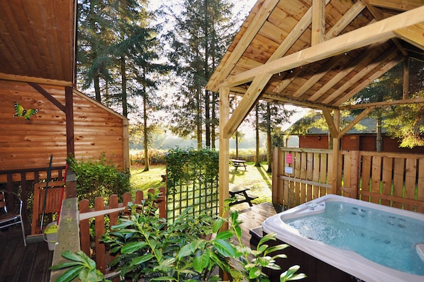 Classic Studio, Hot Tub | Private spa tub