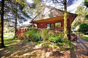 Classic Studio, Hot Tub | 2 bedrooms, individually decorated, individually furnished