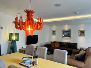 Superior Apartment, 2 Bedrooms | Dining