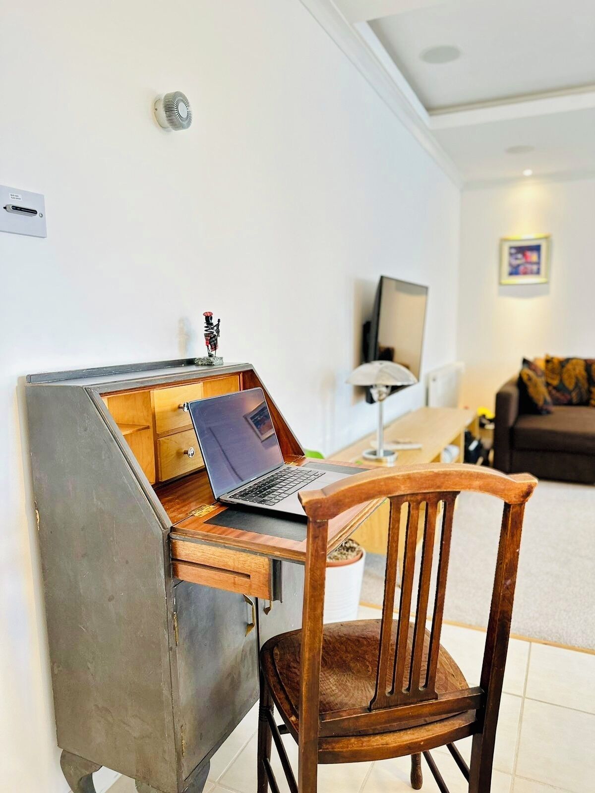 Leilighet – superior, 2 soverom | Oppholdsområde | En 37-tommers Flatskjerm-TV med Parabol-TV samt LCD-TV og DVD-spiller