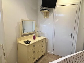 Superior Apartment, 2 Bedrooms | 2 bedrooms, individually decorated, individually furnished - Crieff Armoury Luxury Self Catering Apartment (Crieff)