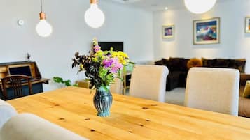 Departamento superior, 2 habitaciones | 2 habitaciones, insonorización, cunas gratuitas y wifi gratis