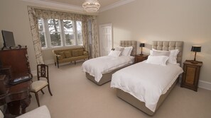 Superior-Suite, Flussblick (Three) | Bettwäsche aus ägyptischer Baumwolle, Schreibtisch