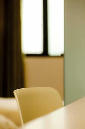 Habitación clásica con 2 camas individuales ((Street View)) | Servicio de la habitación