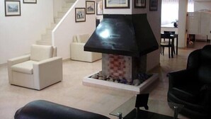 Lobby sitting area - Hosteria Miras del Mar (Puerto Madryn)
