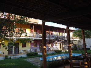 Hồ bơi ngoài trời 