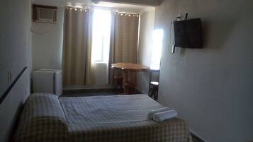 Minibar, rollaway beds, free WiFi