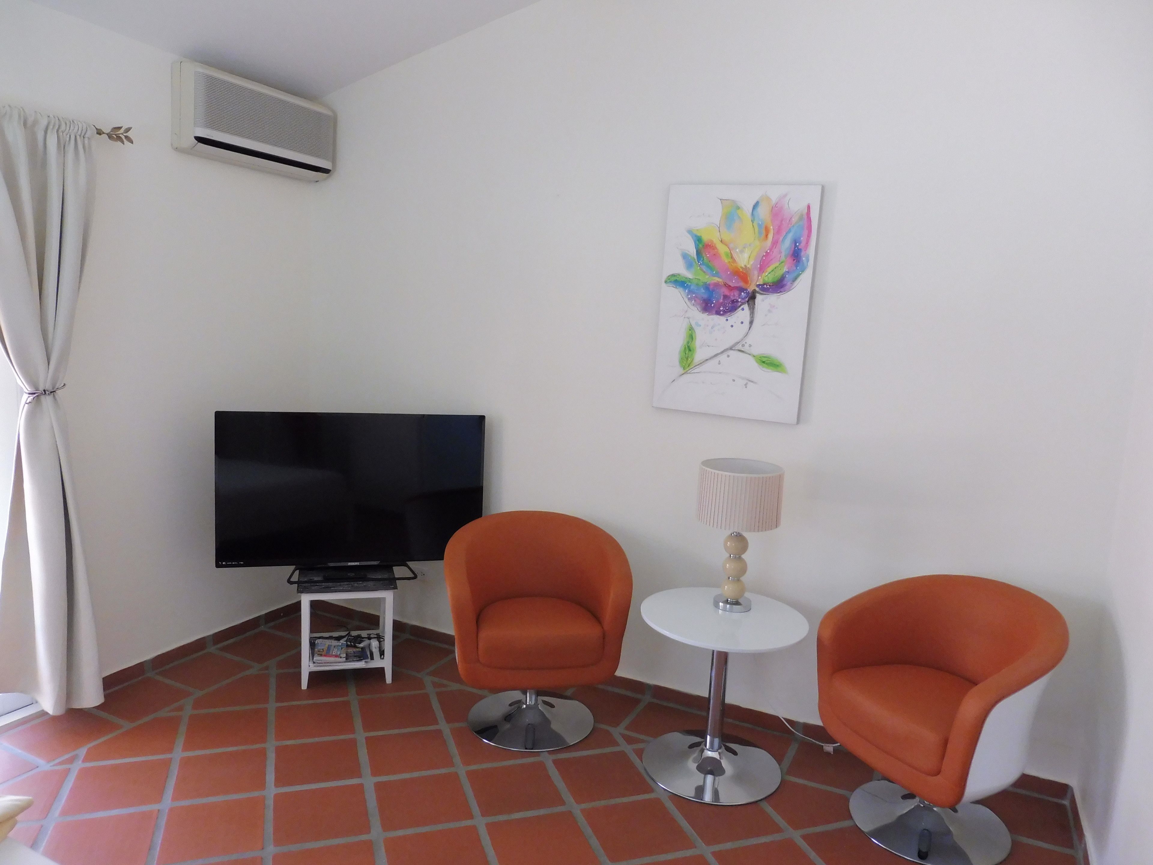 deluxe apartment | premium bedding, pillow-top beds, minibar, in-room safe