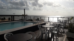 Outdoor pool - Xenius Hotel (João Pessoa)