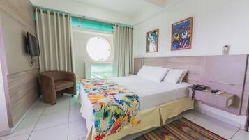 Quarto casal standard | Frigobar, escrivaninha, cortinas blackout, Wi-Fi de cortesia