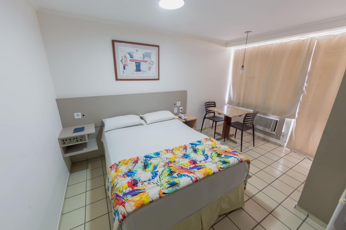 Habitación estándar doble | Minibar, escritorio, cortinas opacas y wifi gratis