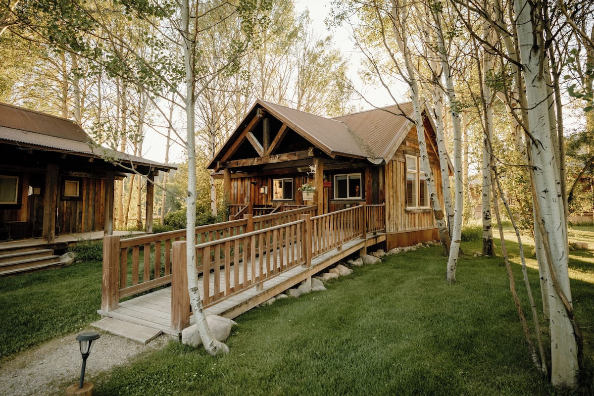 Rendezvous Cabin (2 Queen) | 1 chambre, literie de qualité supérieure, Wi-Fi gratuit, draps fournis