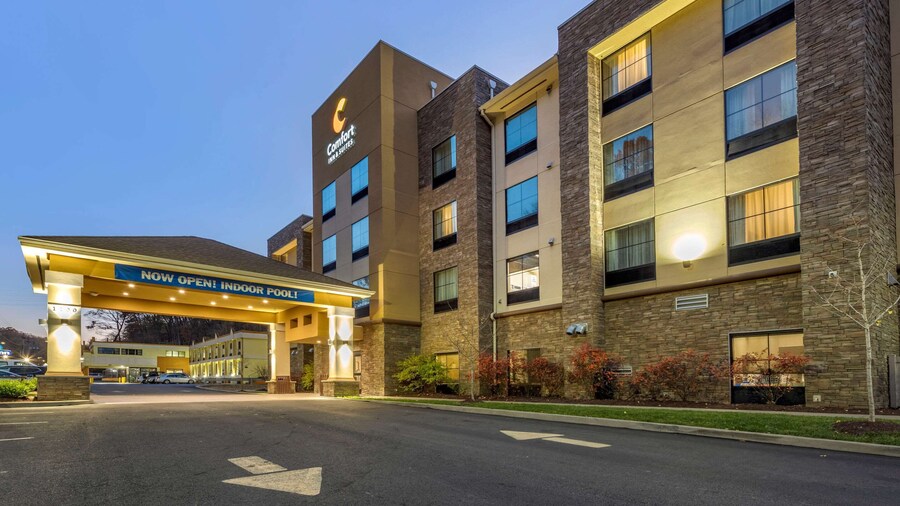 Comfort Inn & Suites Pittsburgh South