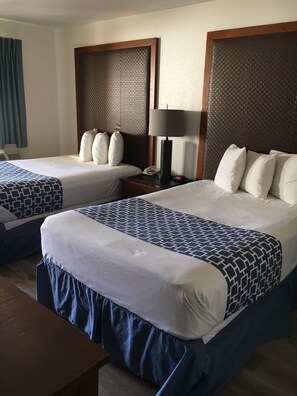 Standard Room, 2 Queen Beds, Non Smoking | Hypo-allergenic bedding, Select Comfort beds, desk, free WiFi - Rodeway Inn Old Town Scottsdale (Scottsdale)