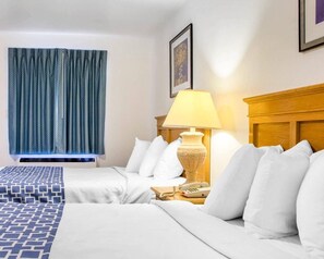 Standard Room, 2 Queen Beds, Non Smoking | Hypo-allergenic bedding, Select Comfort beds, desk, free WiFi - Rodeway Inn Old Town Scottsdale (Scottsdale)