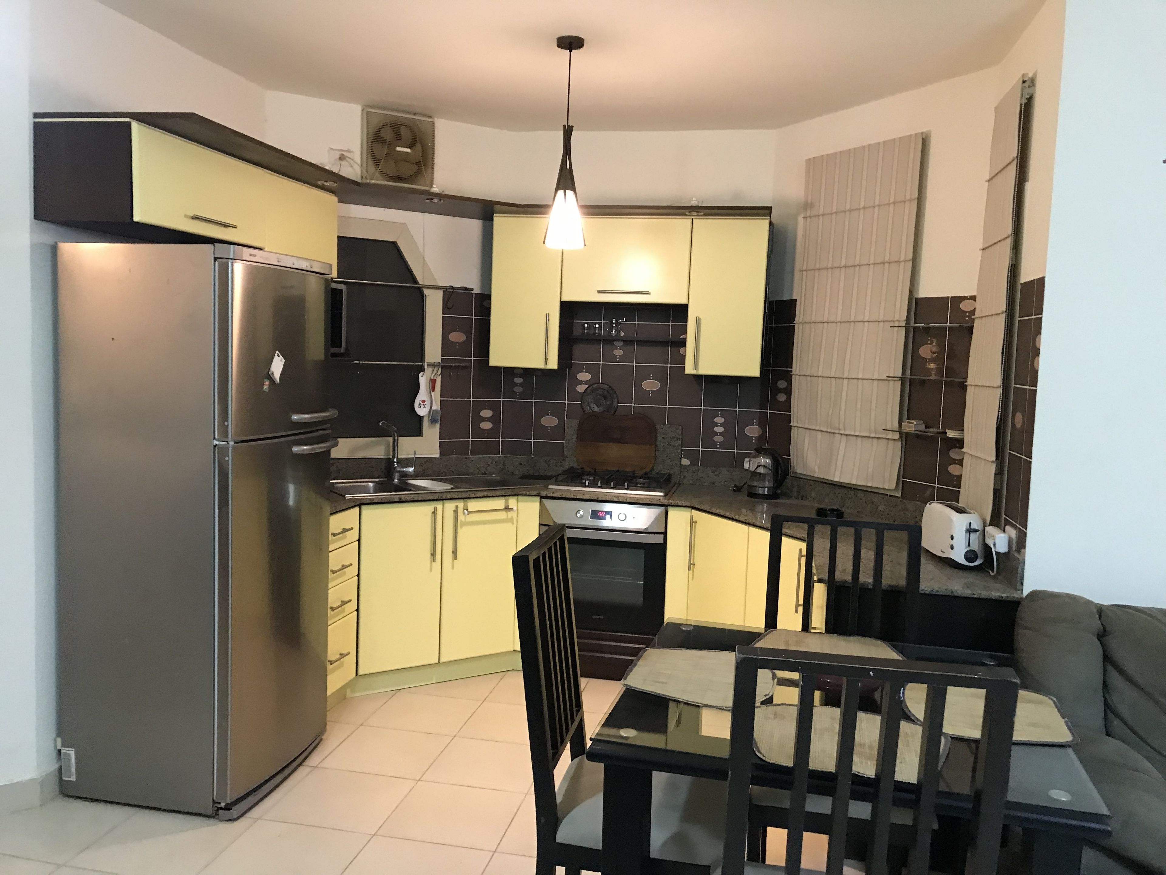 standard apartment, 1 bedroom,303 | private kitchen | full-sized fridge, microwave, oven, stovetop